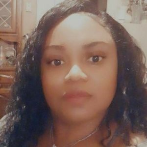 Meet your Posher, Rena